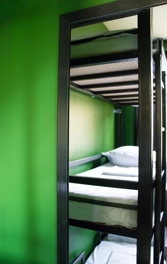 Bed 12-Bed Dormitory Room Bathroom